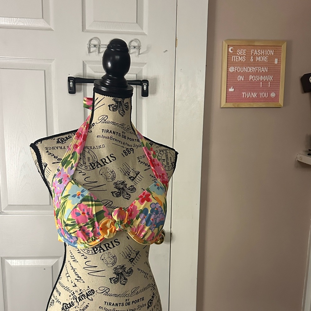 ADORE ME - Floral Bikini Top (34DD)